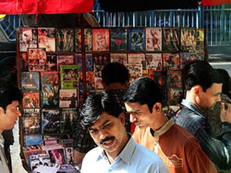 Đĩa lậu bán rất nhiều ở Ấn Độ
